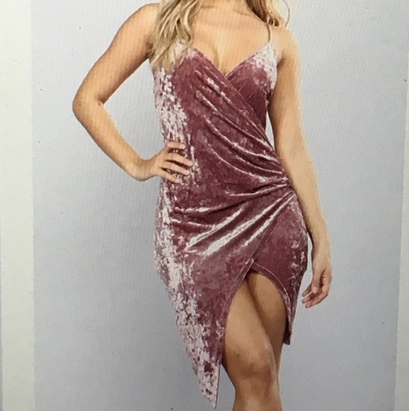 Dresses & Skirts - ❤ Valentines Day Dress - Blush Crushed Velvet